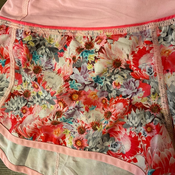 Lululemon Run: Speed Short *2-way Stretch Size 6 Floral Pink With Liner - Picture 6 of 10
